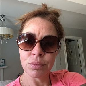 Meet your Posher, Melanie